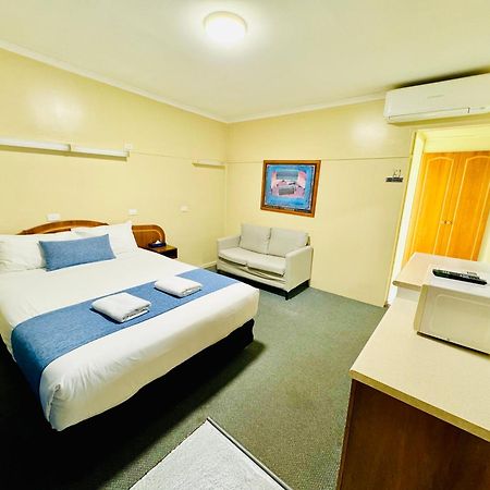 Ardeanal Motel West Wyalong Ngoại thất bức ảnh