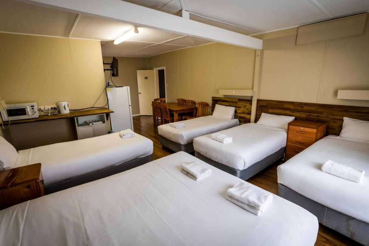 Ardeanal Motel West Wyalong Ngoại thất bức ảnh