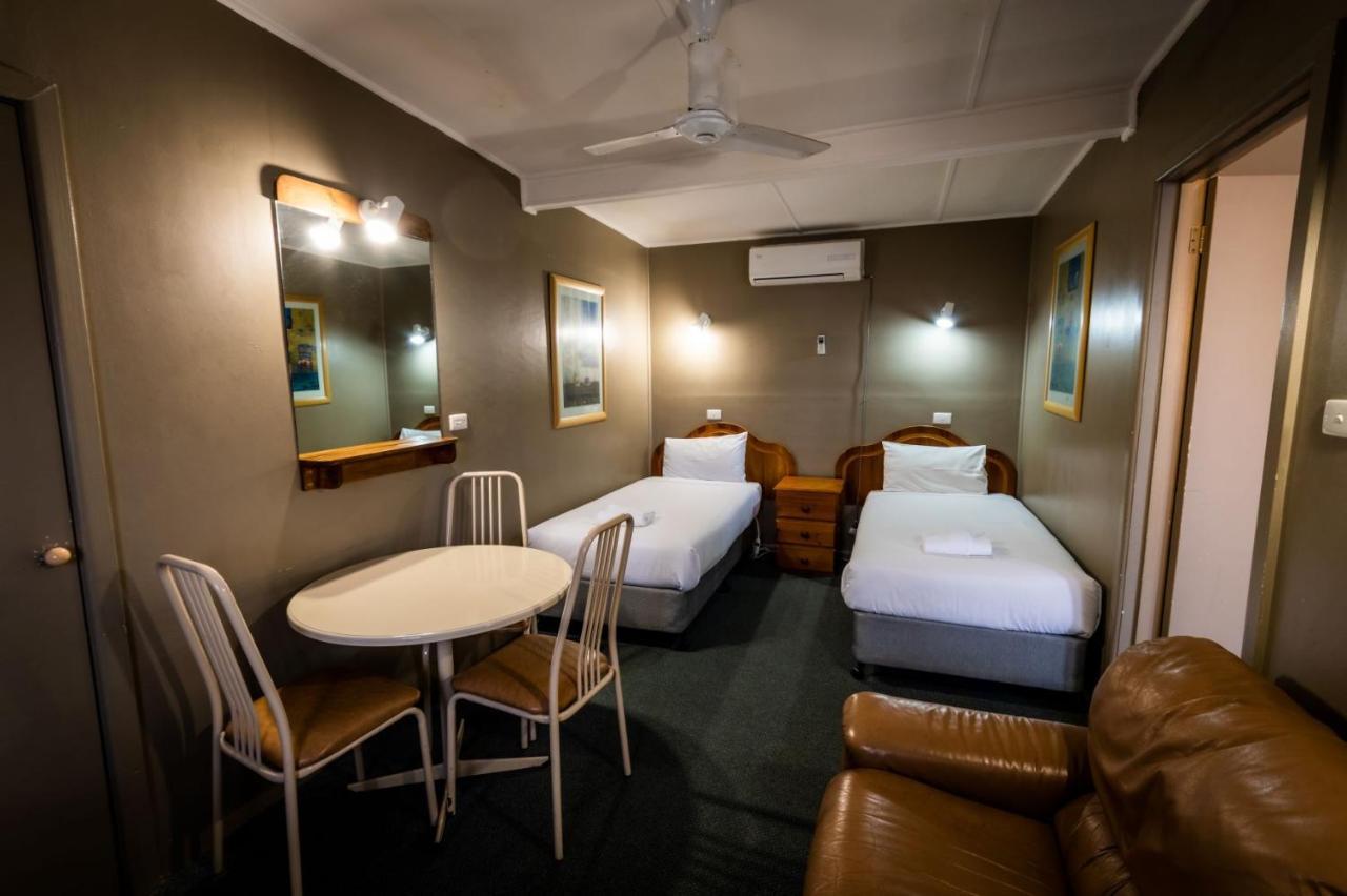 Ardeanal Motel West Wyalong Ngoại thất bức ảnh