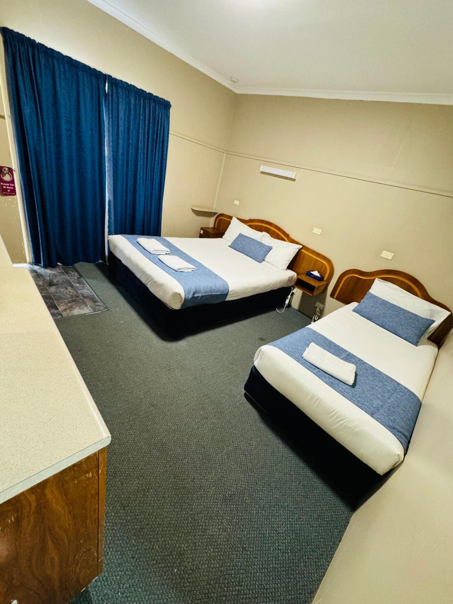 Ardeanal Motel West Wyalong Ngoại thất bức ảnh