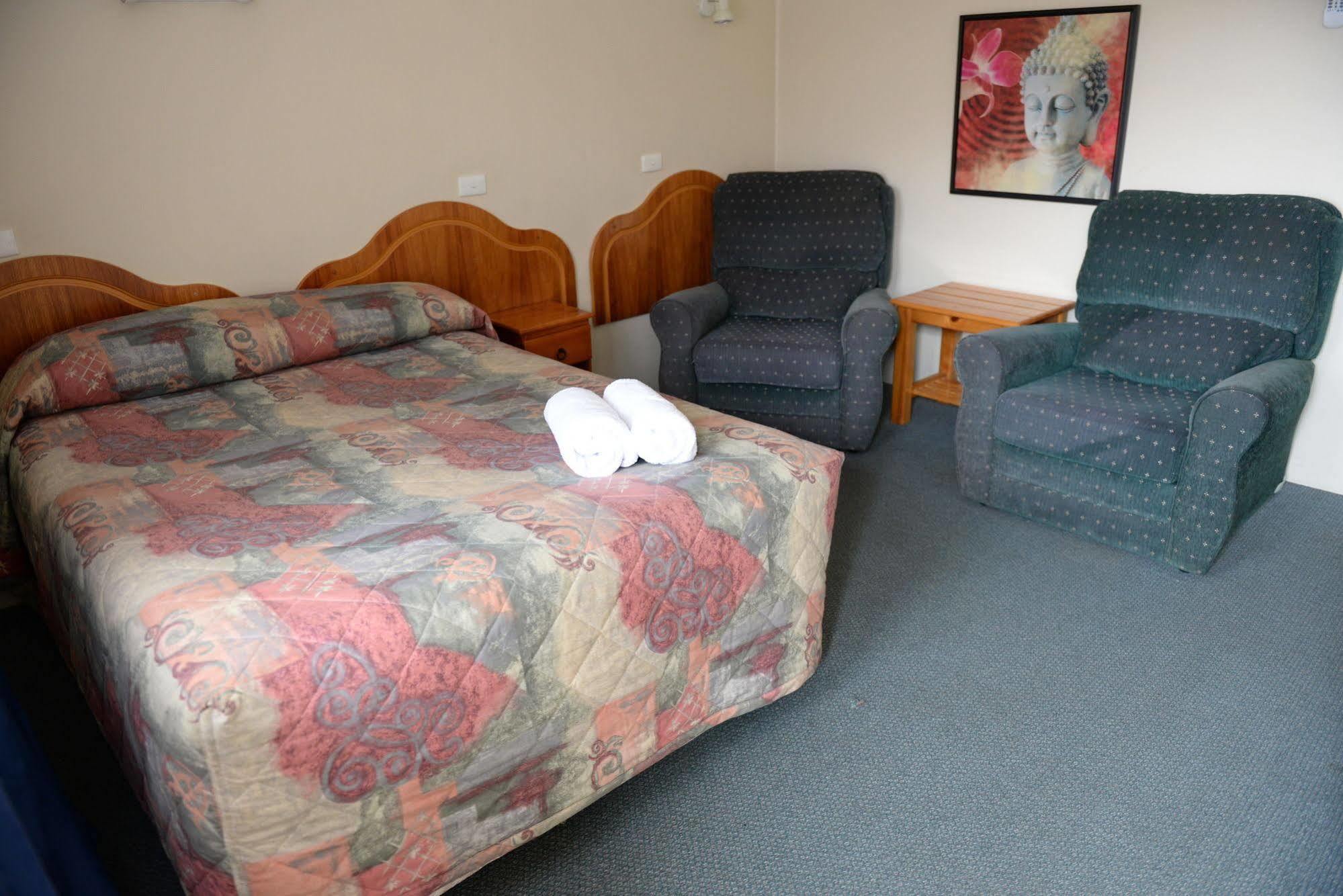 Ardeanal Motel West Wyalong Ngoại thất bức ảnh