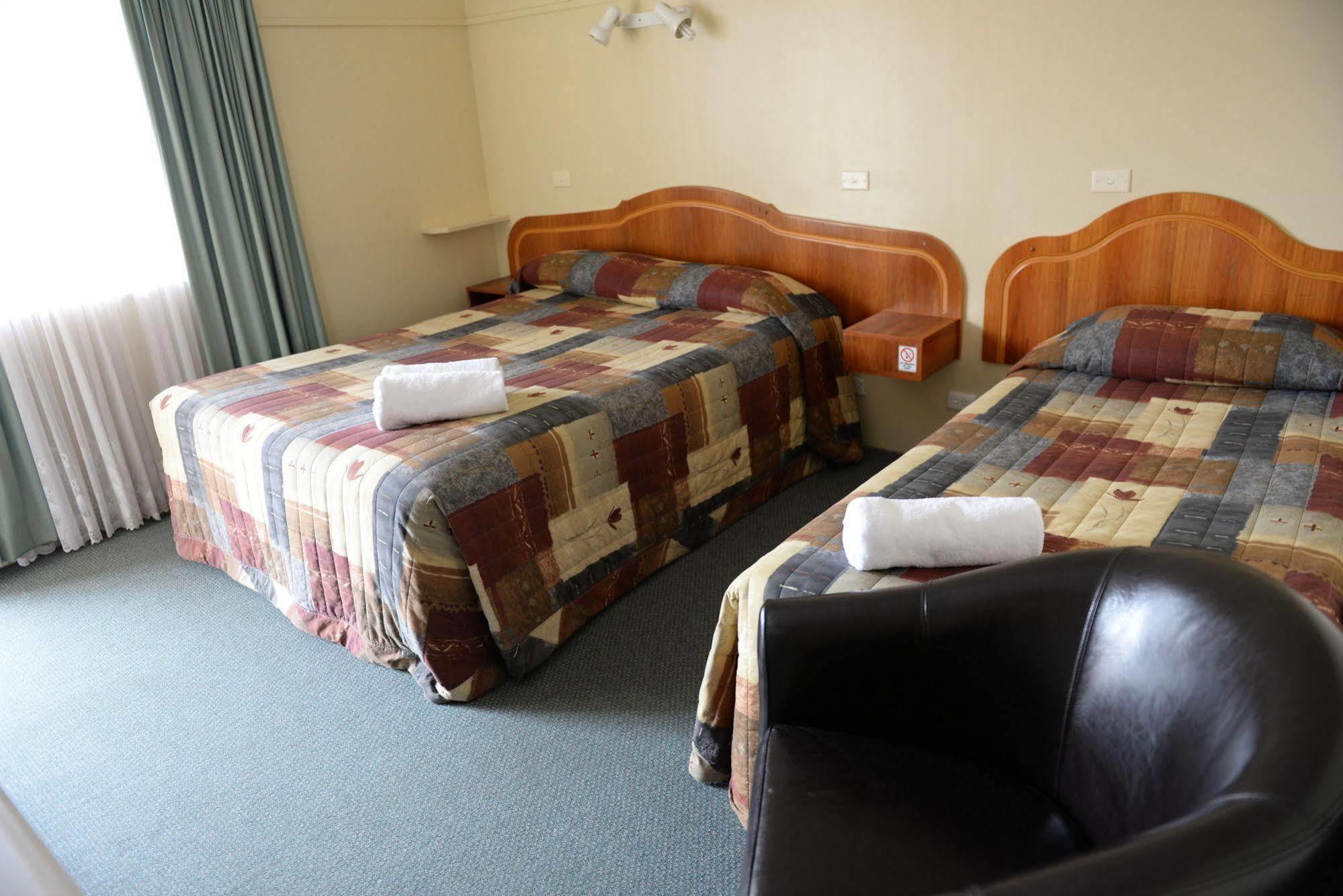 Ardeanal Motel West Wyalong Ngoại thất bức ảnh