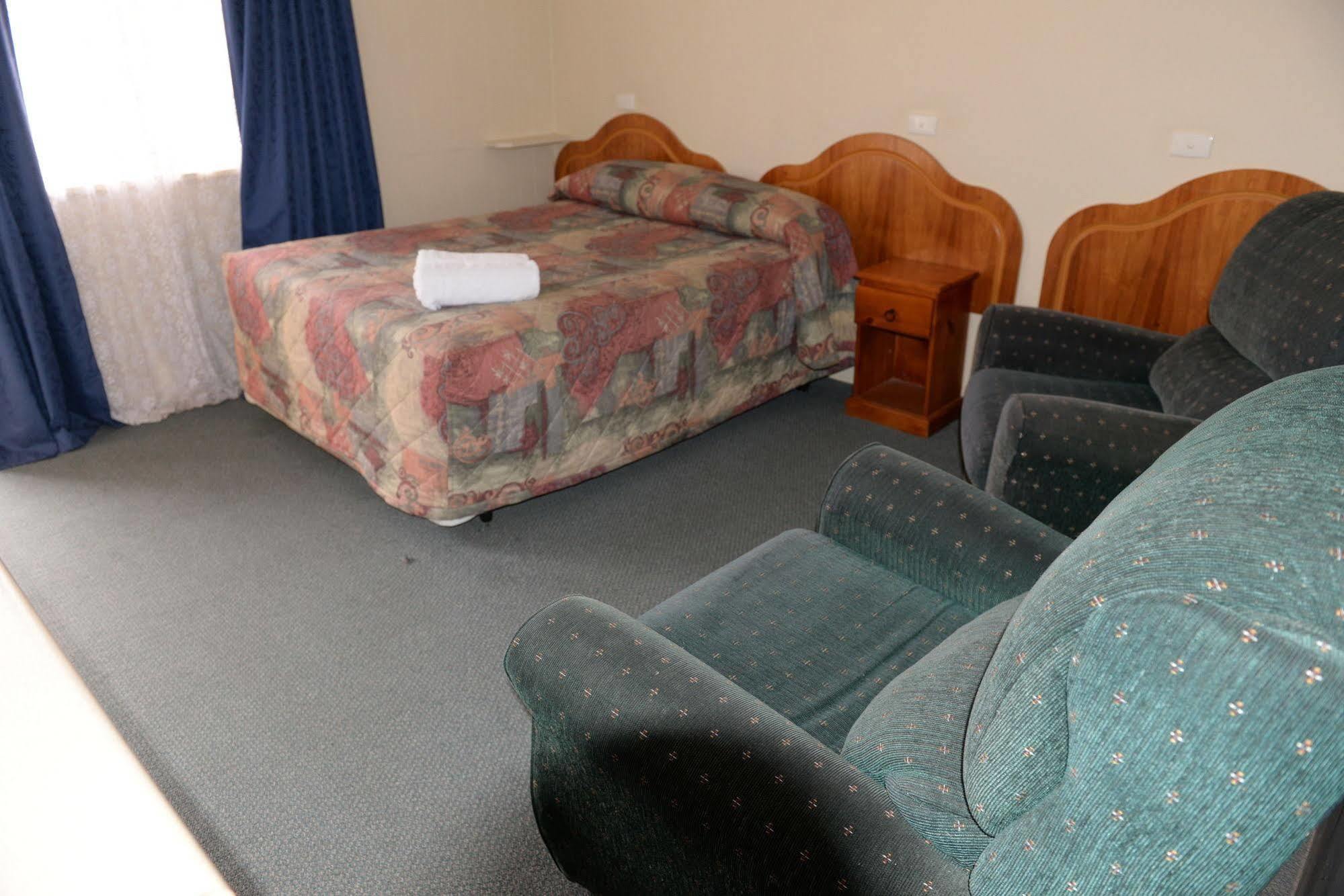 Ardeanal Motel West Wyalong Ngoại thất bức ảnh